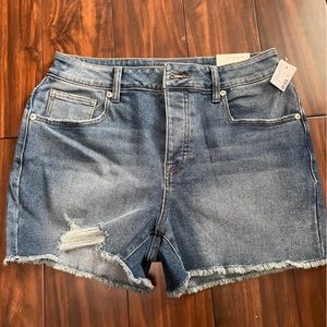 Maurices high rise size 8 distressed jean shorts